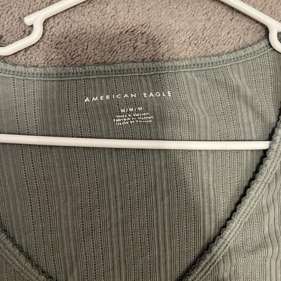 Medium American Eagle Sweater! Only worn twice - Picture 2 of 3